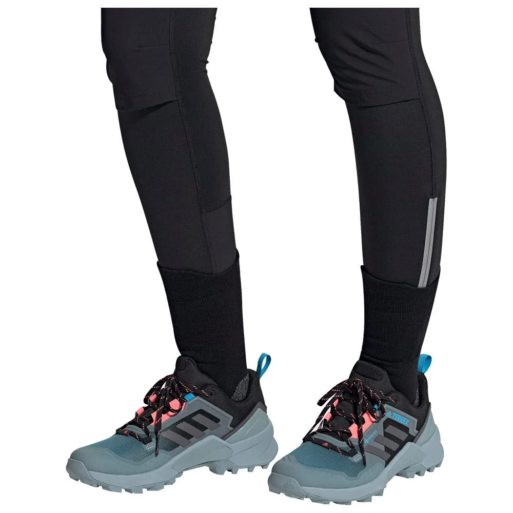 Chaussures De Randonnée Adidas Terrex Swift R3 Gtx W Cblack Grefiv Acired 3 Chaussures De Randonnée Adidas Terrex Swift R3 Gtx W Cblack Grefiv Acired – Image 3