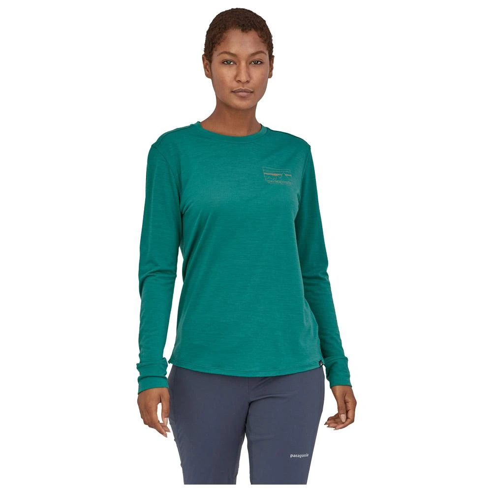 Tee-shirt De Rando Patagonia W's L/S Cap Cool Merino Graphic Shirt '73 Skyline: Borealis Green 3 Tee-shirt De Rando Patagonia W's L/S Cap Cool Merino Graphic Shirt '73 Skyline: Borealis Green – Image 3